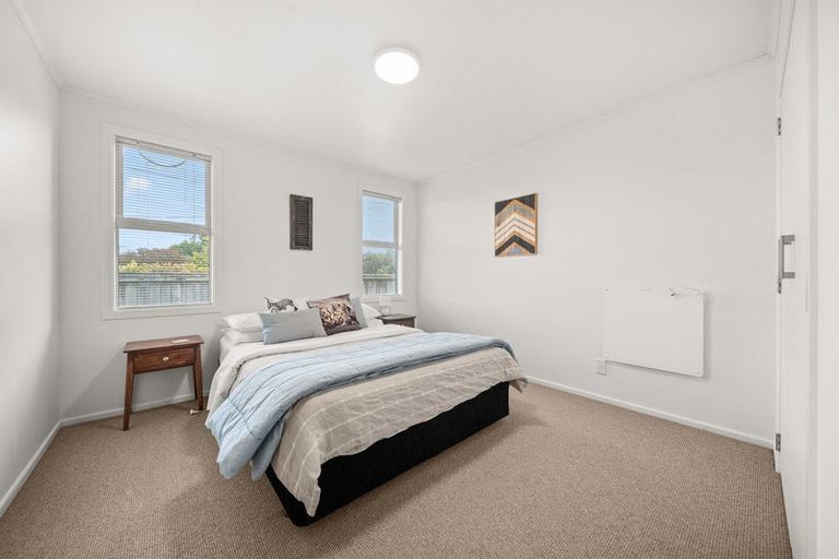 Photo of property in 30 Cologne Street, Martinborough, 5711