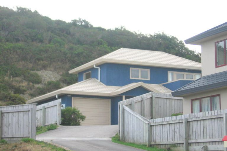 Photo of property in 2/18 Bowes Crescent, Strathmore Park, Wellington, 6022