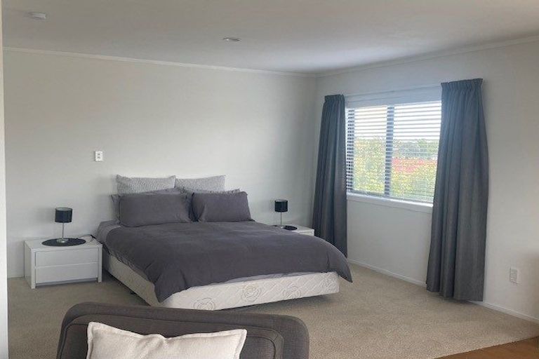 Photo of property in 2/35 Bramley Drive, Farm Cove, Auckland, 2012