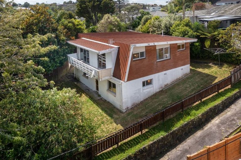 Photo of property in 2/35a Rangatira Road, Beach Haven, Auckland, 0626