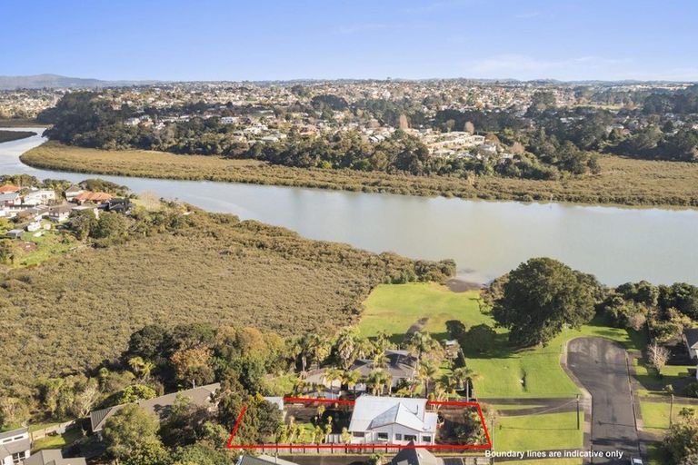 Photo of property in 3 Wharf Road, Te Atatu Peninsula, Auckland, 0610