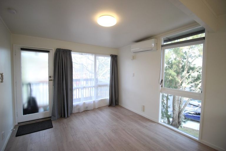 Photo of property in 2/2 Bentley Avenue, Glenfield, Auckland, 0629