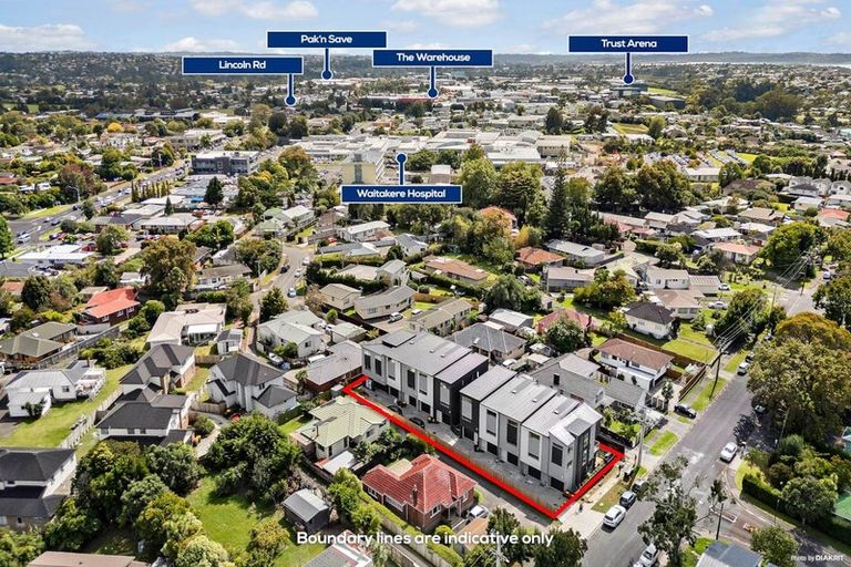 Photo of property in 3/26 Buscomb Avenue, Henderson, Auckland, 0610