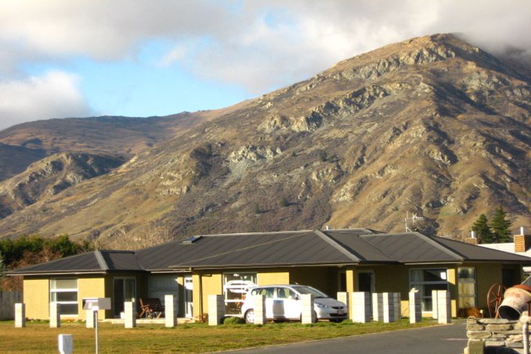 Photo of property in 8 Coburn Place, Lake Hayes, Queenstown, 9304