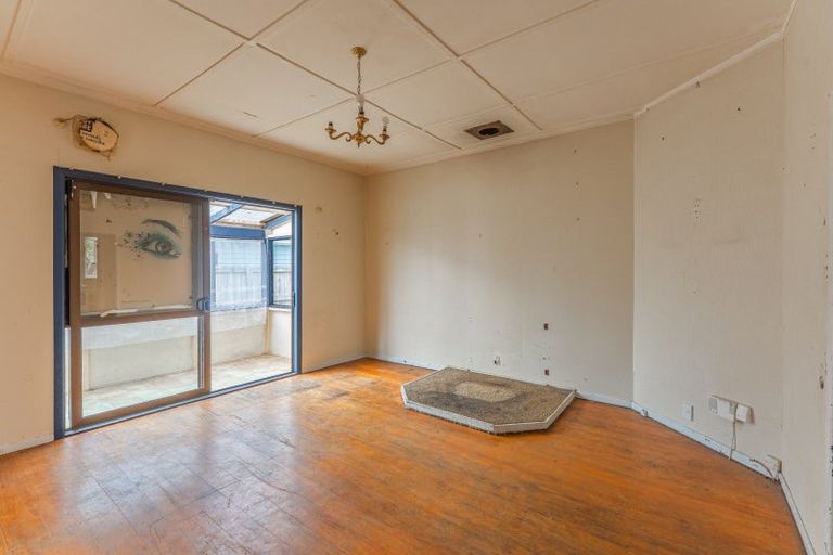 Photo of property in 107 Amohia Street, Paraparaumu, 5032