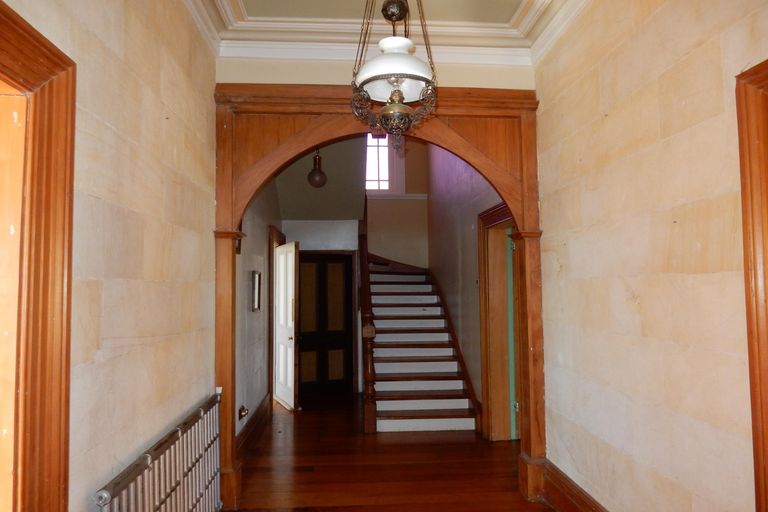 Photo of property in 1 Ure Street, South Hill, Oamaru, 9400