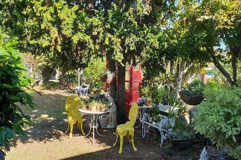 Photo of property in 475 Glenfield Road, Glenfield, Auckland, 0629