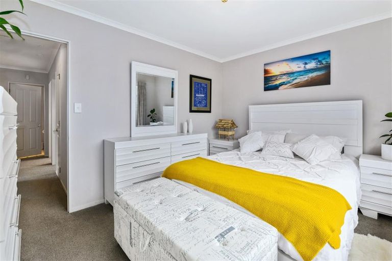 Photo of property in 4 Mccahon Drive, Pukehangi, Rotorua, 3015