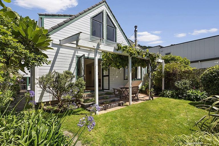 Photo of property in 23 Pinnacle Street, Seatoun, Wellington, 6022