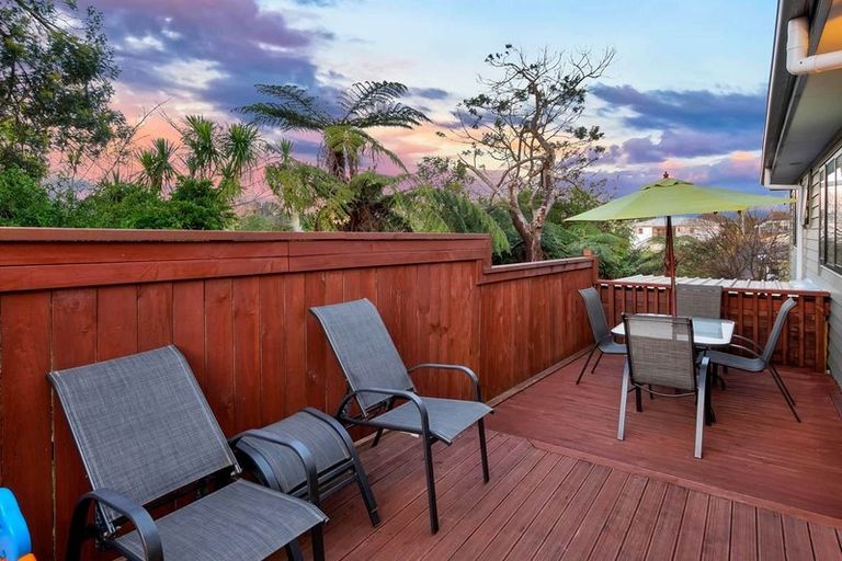 Photo of property in 23f Kamara Road, Glen Eden, Auckland, 0602