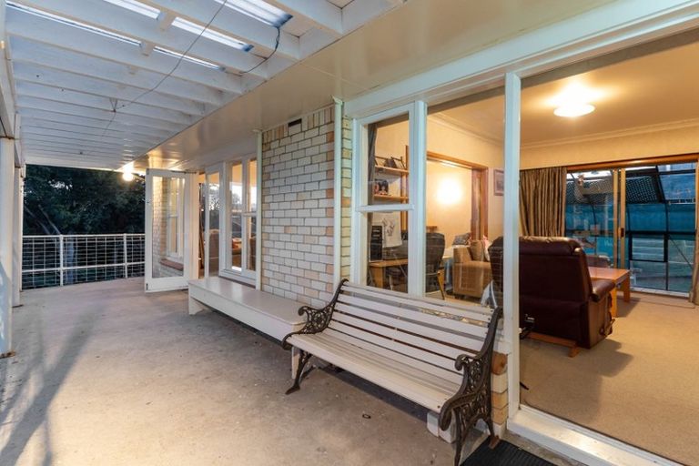 Photo of property in 83 Pupuke Road, Northcote, Auckland, 0627