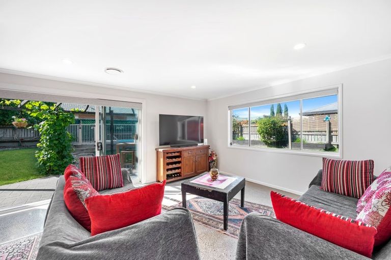 Photo of property in 28 Arataki Road, Havelock North, 4130