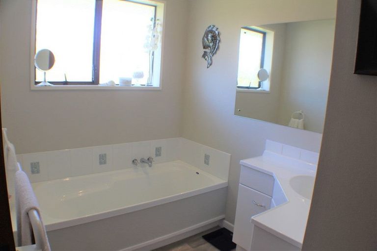 Photo of property in 33 Burtts Road, Durie Hill, Whanganui, 4500