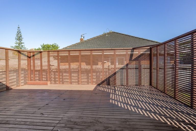 Photo of property in 2/48 Seabrook Avenue, New Lynn, Auckland, 0600