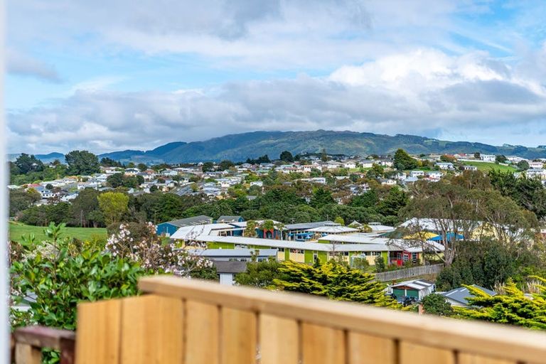 Photo of property in 12 Gaff Place, Whitby, Porirua, 5024