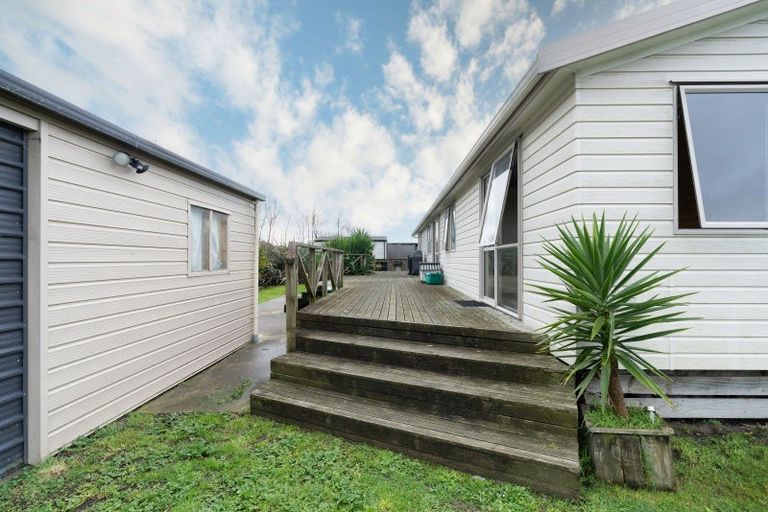 Photo of property in 79 Avenue Road, Foxton, 4814