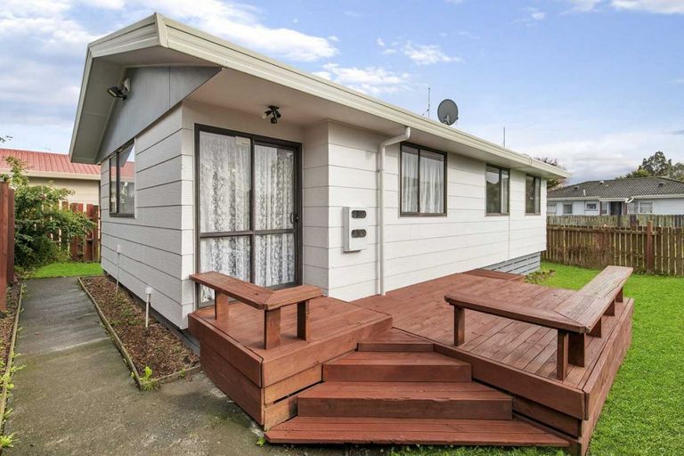 Photo of property in 2/61 Redcrest Avenue, Red Hill, Papakura, 2110