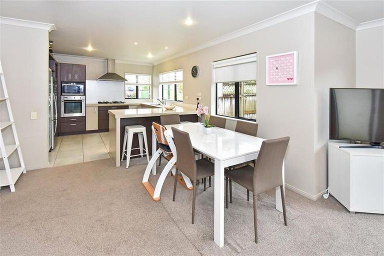 Photo of property in 23 Coachman Drive, Flat Bush, Auckland, 2016