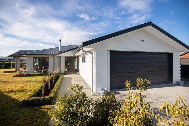 Photo of property in 5 Nancy Lane, Wanaka, 9305