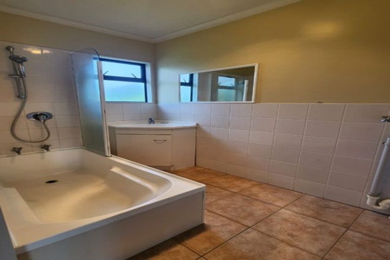 Photo of property in 24 Avis Avenue, Papatoetoe, Auckland, 2025