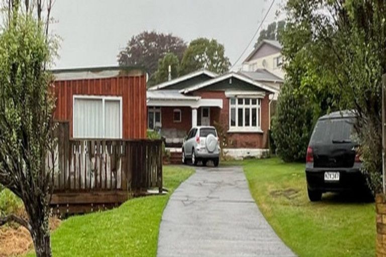 Photo of property in 11 Tupoki Street, Glen Avon, New Plymouth, 4312