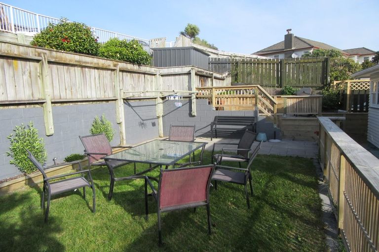 Photo of property in 91 Taylor Terrace, Tawa, Wellington, 5028