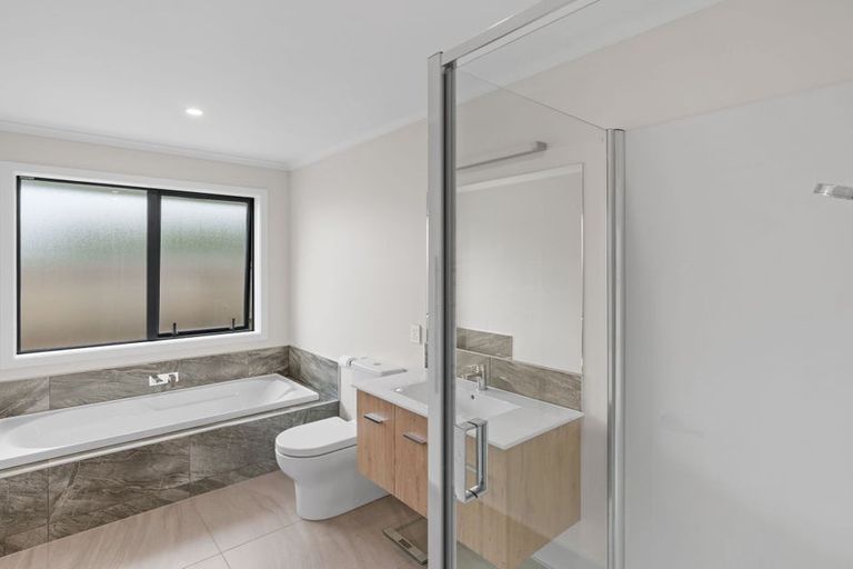 Photo of property in 17 Dalwood Crescent, Rolleston, 7614