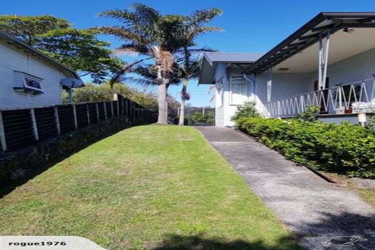 Photo of property in 28 Malvern Road, Morningside, Auckland, 1022