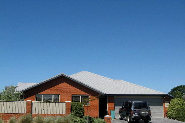 Photo of property in 25 Coolspring Way, Redwood, Christchurch, 8051