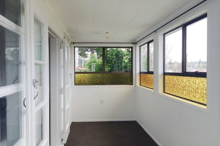 Photo of property in 2 Nield Road, Manurewa, Auckland, 2102