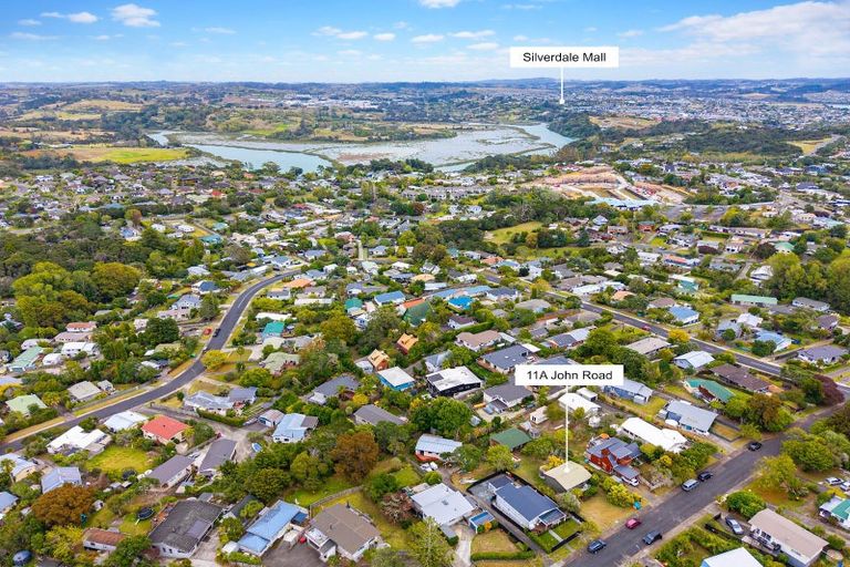 Photo of property in 11a John Road, Stanmore Bay, Whangaparaoa, 0932