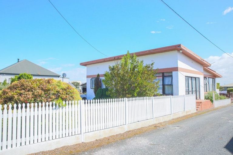 Photo of property in 17 Spencer Street, Bluff, 9814