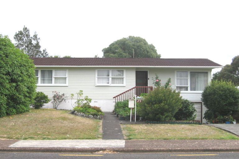 Photo of property in 25 Waverley Avenue, Glenfield, Auckland, 0629
