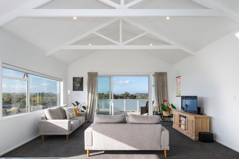 Photo of property in 2 Manuka Close, Mangawhai, 0505