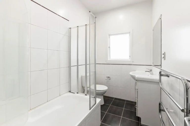 Photo of property in 20 Parliament Street, Thorndon, Wellington, 6011