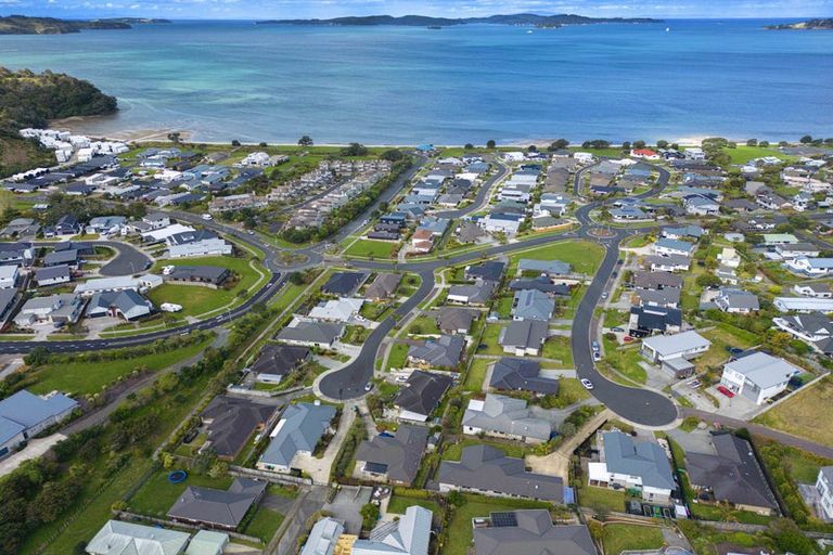 Photo of property in 16 Ariel Place, Snells Beach, 0920