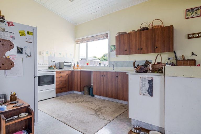 Photo of property in 42 Alfredton Road, Eketahuna, 4900
