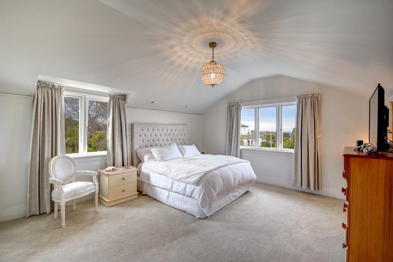 Photo of property in 135 Eglinton Road, Mornington, Dunedin, 9011