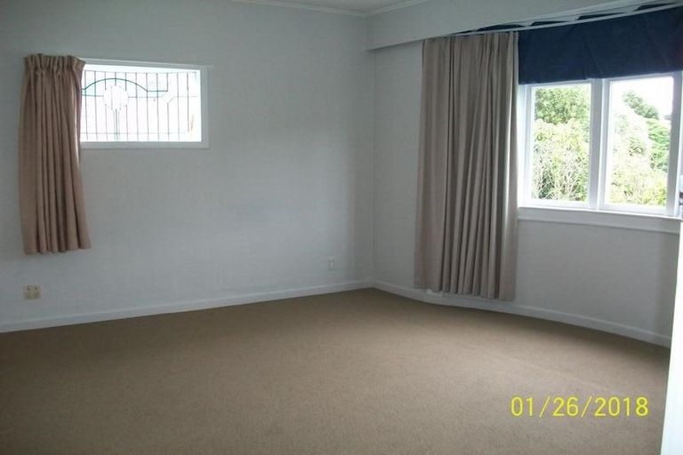 Photo of property in 13 Hillsborough Road, Hillsborough, Auckland, 1042
