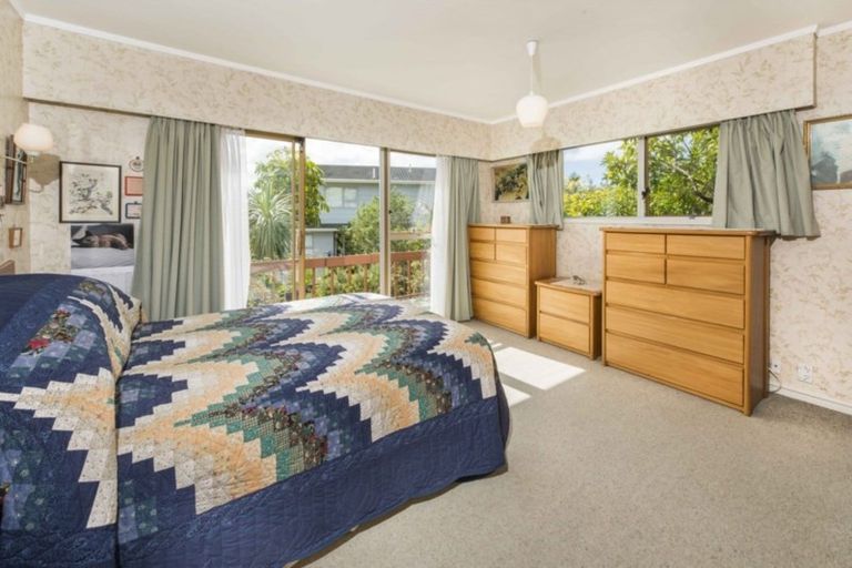 Photo of property in 26 Surville Place, Mairangi Bay, Auckland, 0630