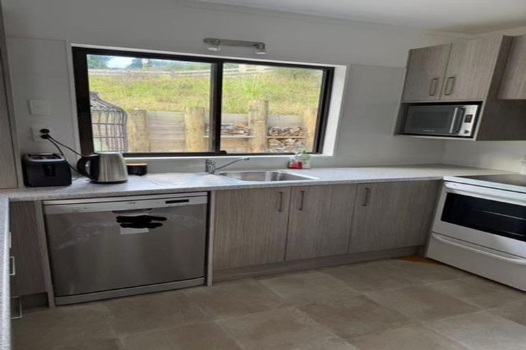 Photo of property in 18 Manuka Drive, Whangamata, 3691