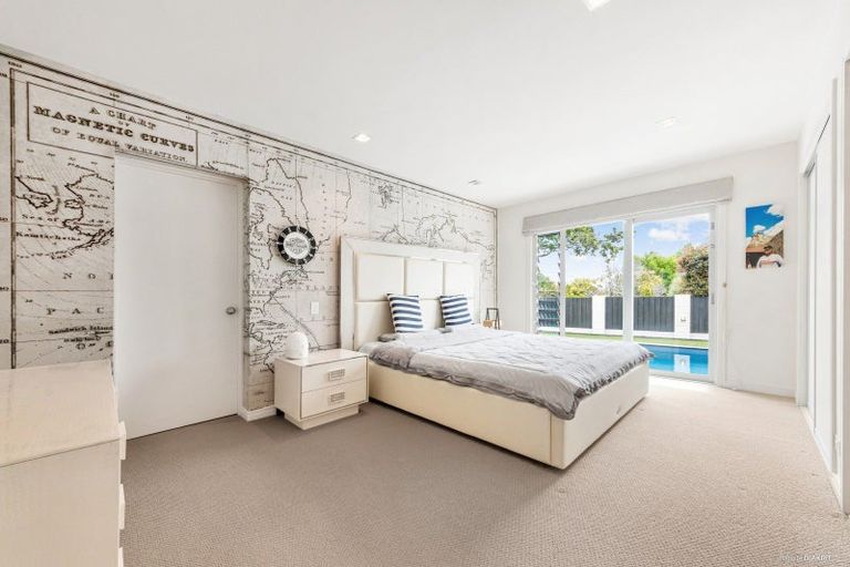 Photo of property in 6 Pleasant Place, Mellons Bay, Auckland, 2014