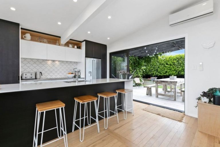 Photo of property in 35 Seaway Terrace, Otumoetai, Tauranga, 3110