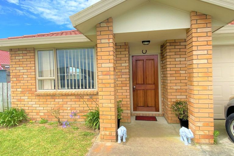 Photo of property in 5 Shah Lane, Mangere, Auckland, 2022