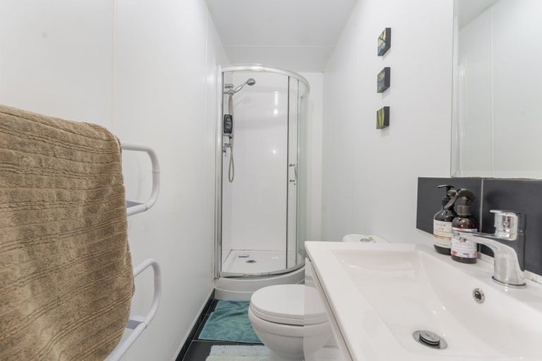 Photo of property in 92 Milton Terrace, Picton, 7220