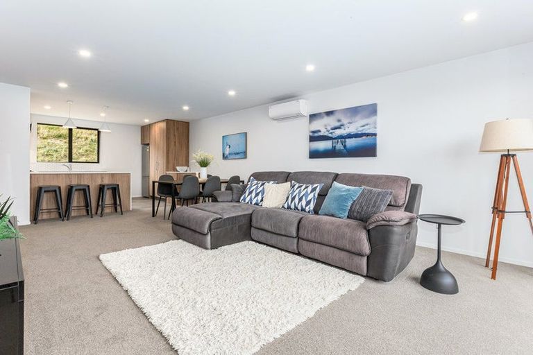 Photo of property in 43 Oakum Road, Whitby, Porirua, 5024