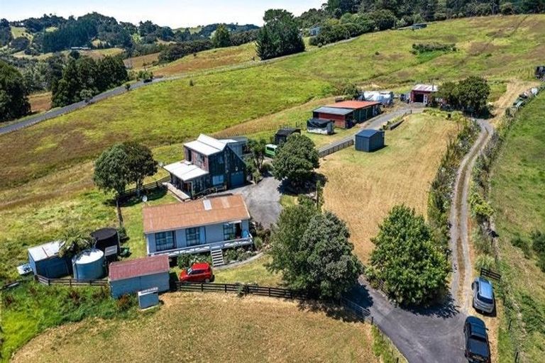 Photo of property in 380 Kaipara Coast Highway, Helensville, Kaukapakapa, 0871