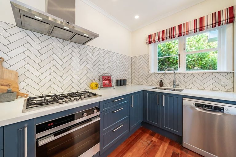 Photo of property in 8 Saint Albans Avenue, Karori, Wellington, 6012