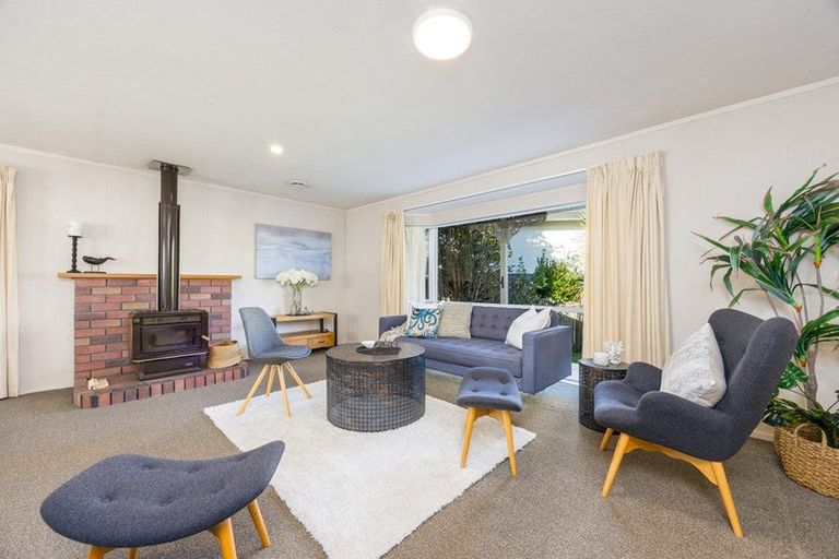 Photo of property in 2/112 Nigel Road, Browns Bay, Auckland, 0630