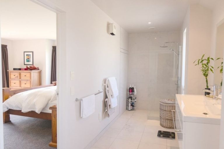 Photo of property in 21 De Bettencor Place, Mount Pisa, Cromwell, 9383